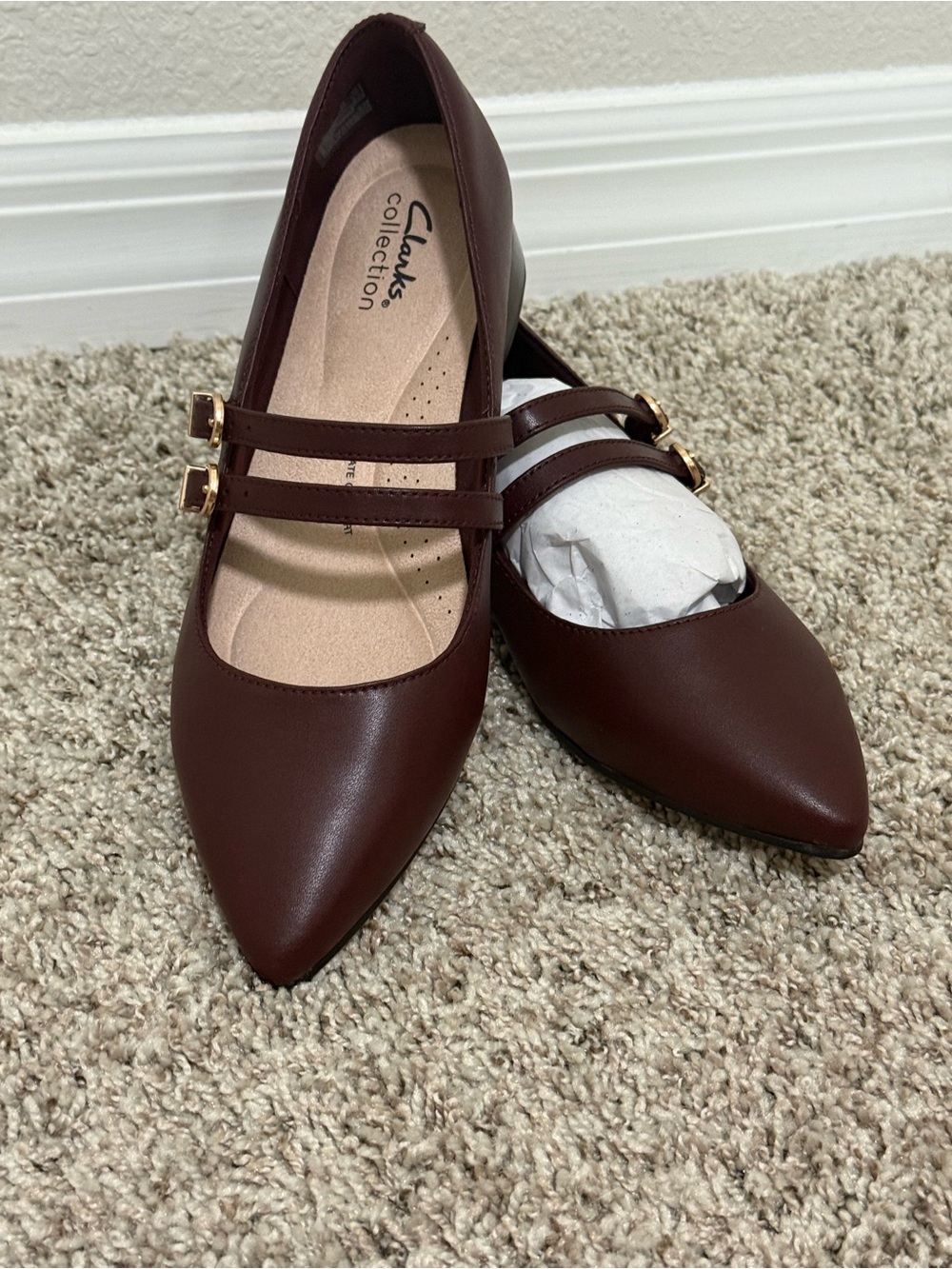 NWT Clarks Women's Double-Strap Pointed Flats in Burgundy Red - 9 WIDE